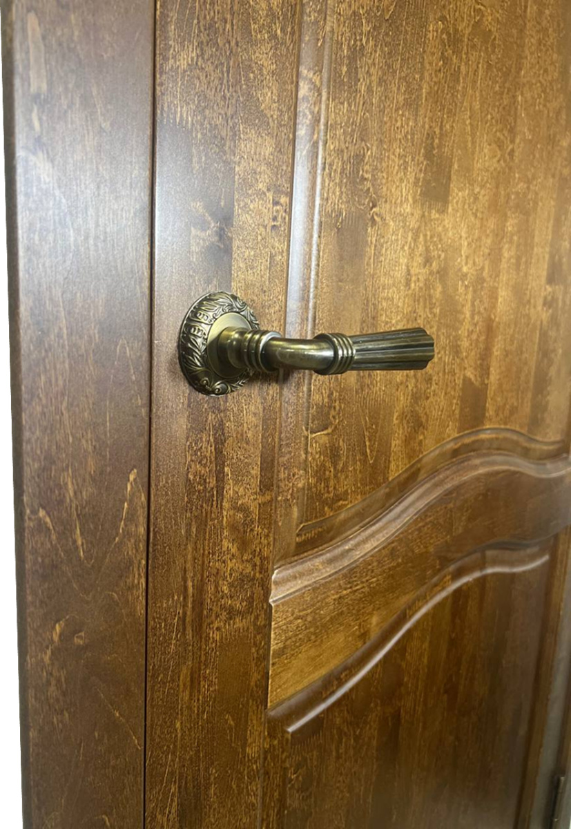 Лео, Античный орех